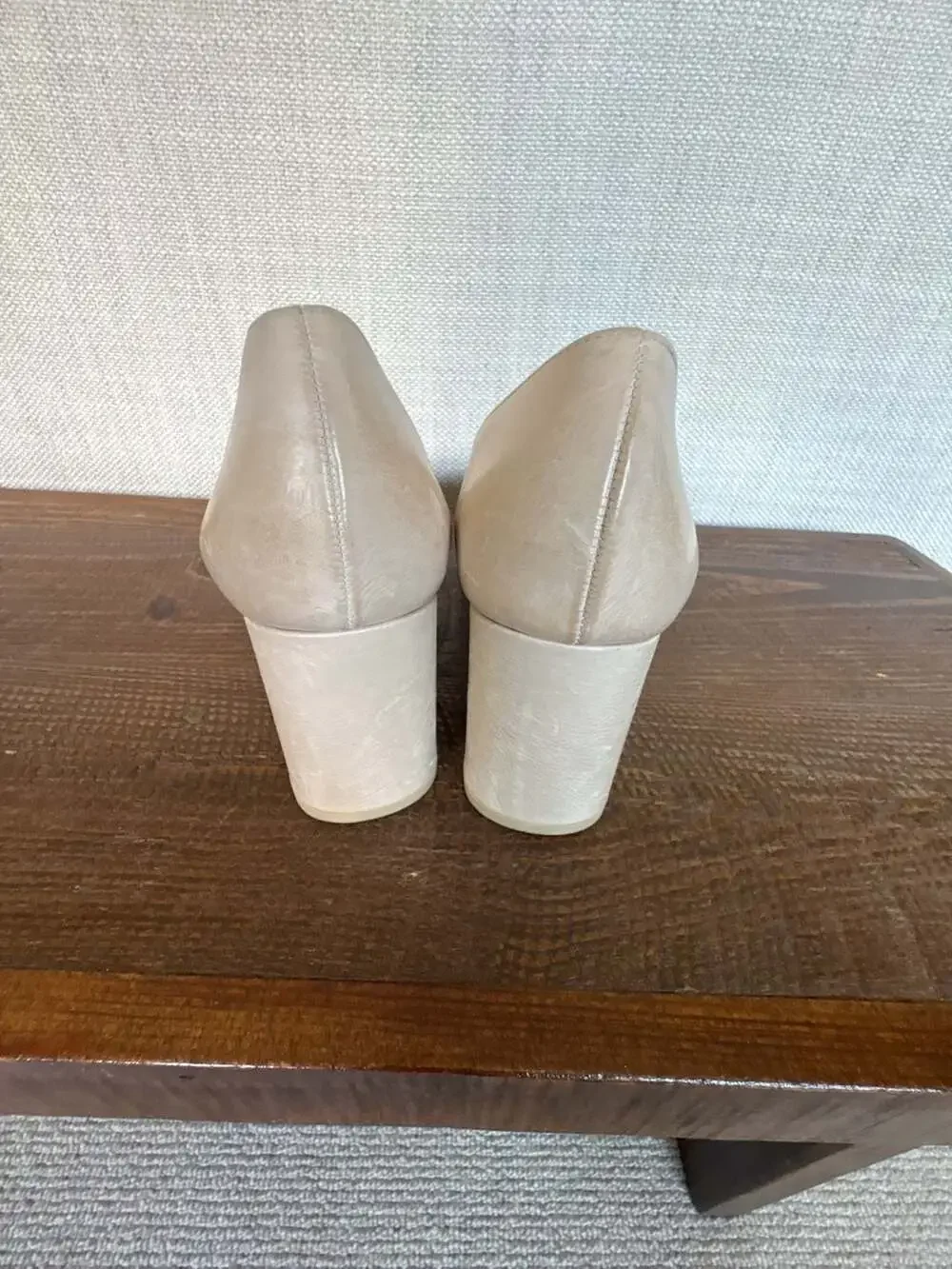 Paul Green Ozzie Leather Pump Loafers with Gold Chain in Biscuit